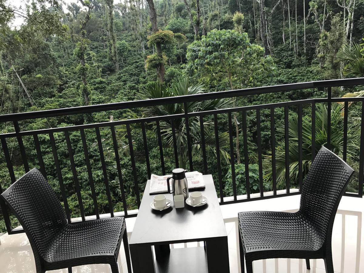 Highland Bristo Hotel Kalpatta Exterior foto